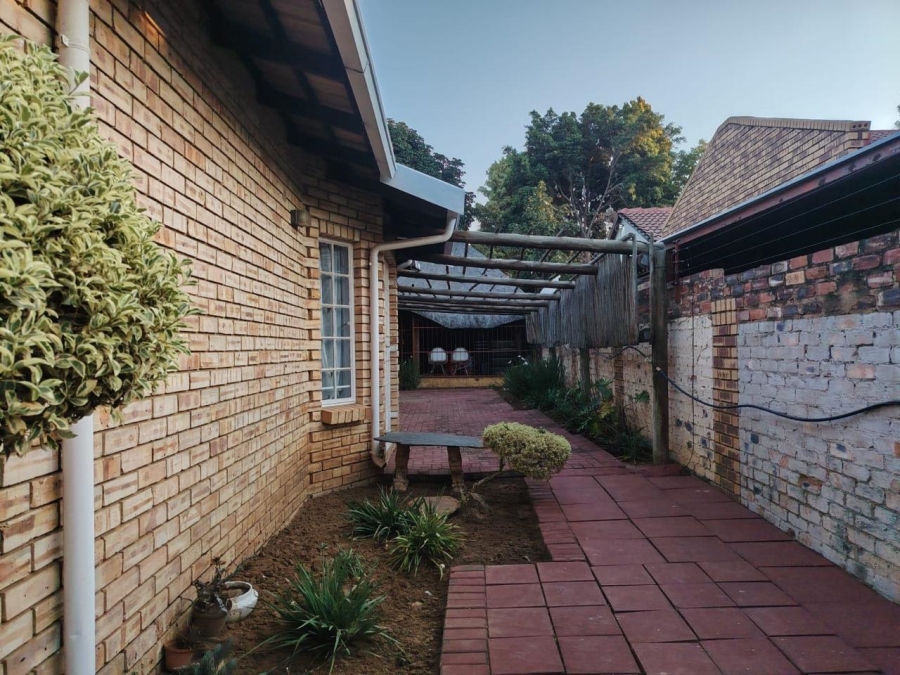 3 Bedroom Property for Sale in Geelhoutpark North West